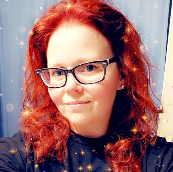 Meet your Posher, Danielle - Picture 2 of 3